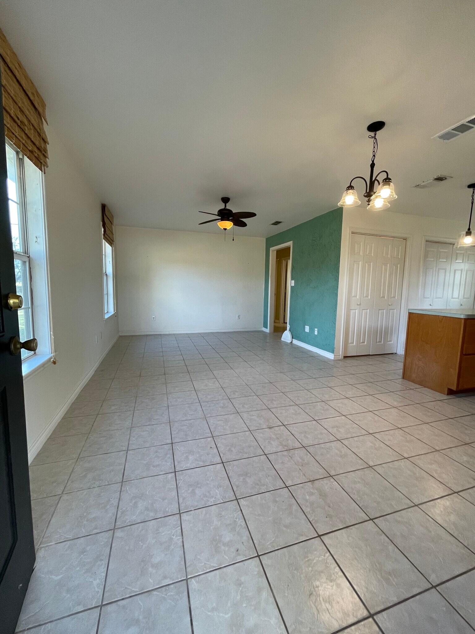 Building Photo - 594 FM 21