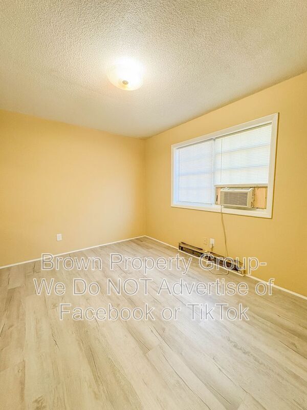 Building Photo - 2310 Barrington Cir