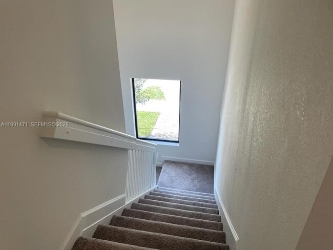 Building Photo - 10013 SW 231st Ln