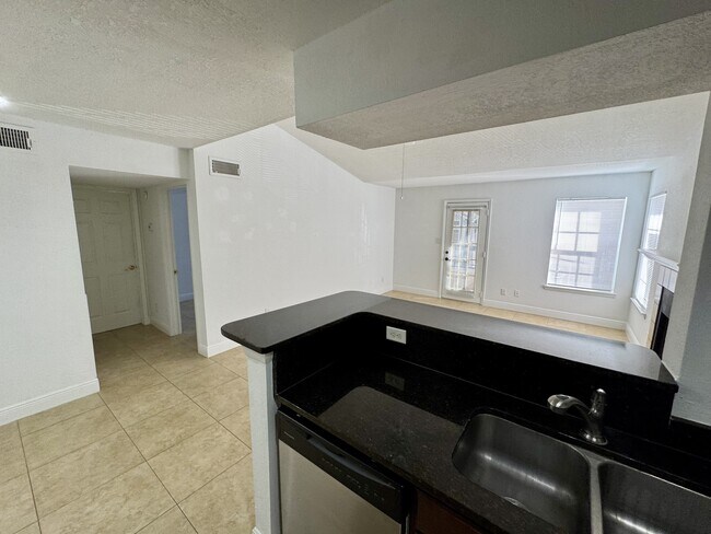 Building Photo - 5533 Chrishire Way