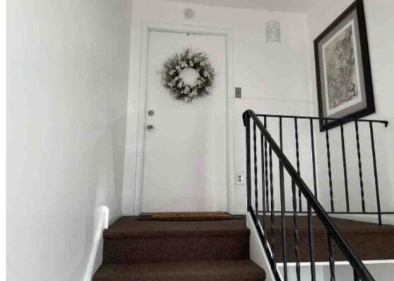 Building Photo - 808B Putnam Blvd