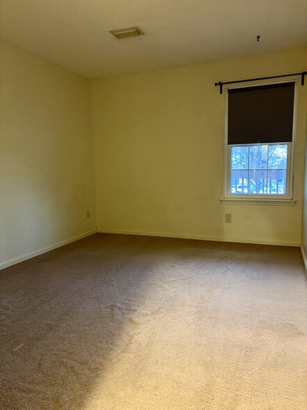 Second bedroom off of the hallway near kitchen - 208 Quarter Trl