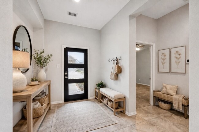 Building Photo - 142 Dina Ln