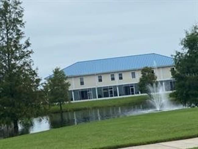 Building Photo - Kissimmee Townhome