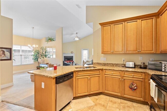 Building Photo - 2520 Bluebeard Ln
