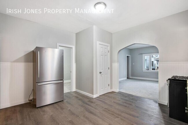 Building Photo - 56 Fredro St