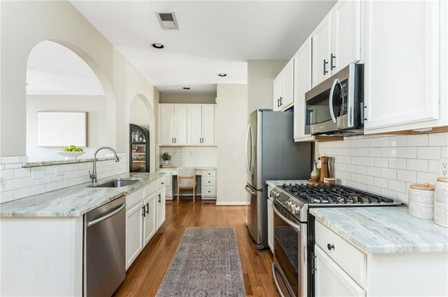 Building Photo - 4735 Longcourt Dr