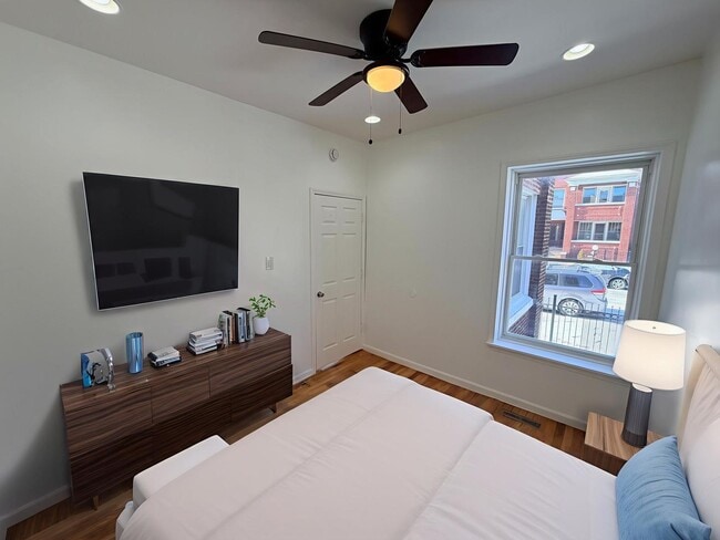 Building Photo - 7553 S Evans Ave