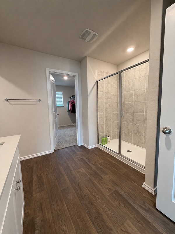 Building Photo - 5712 Hartley Home