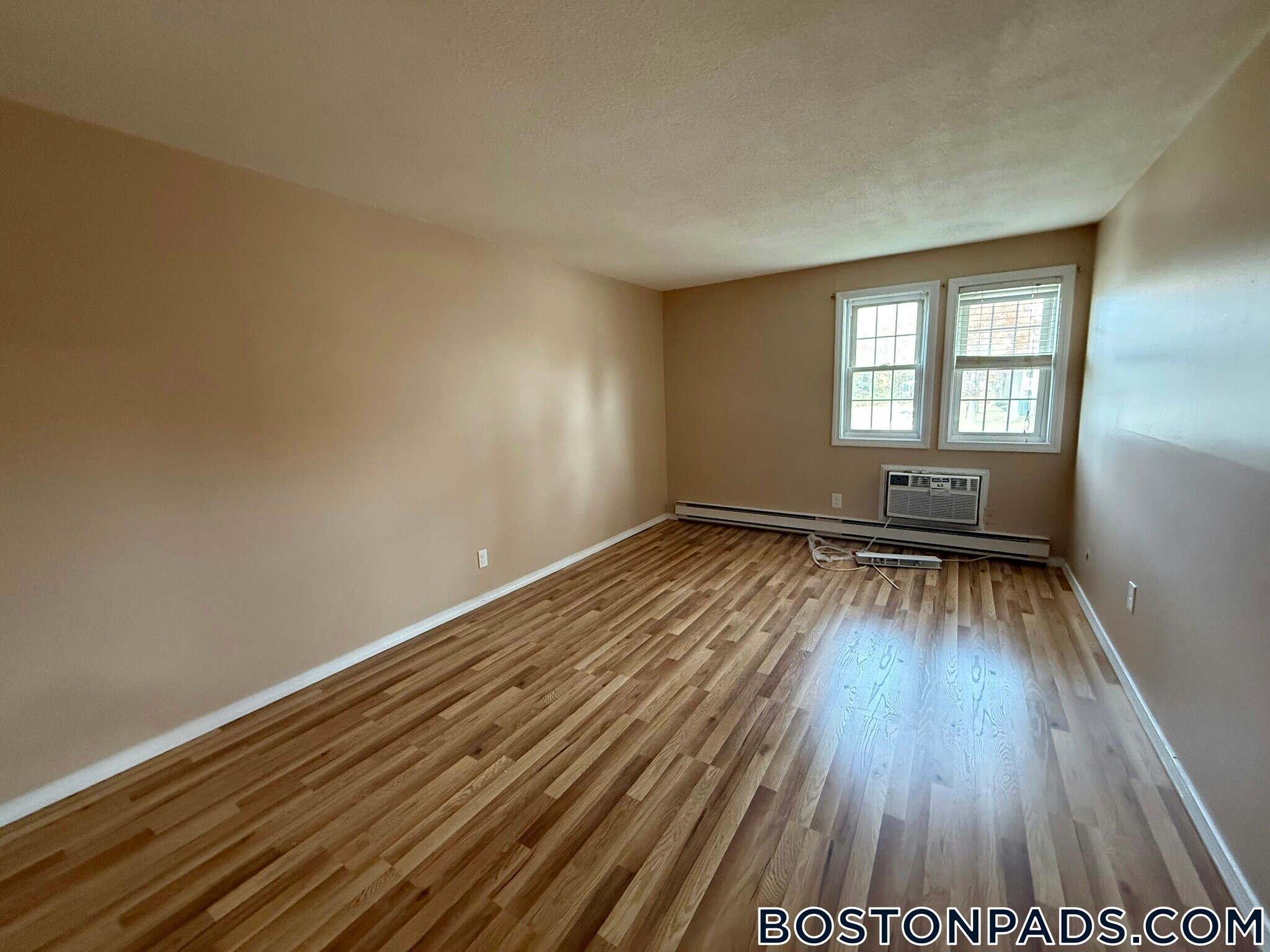 Building Photo - 180 Main St