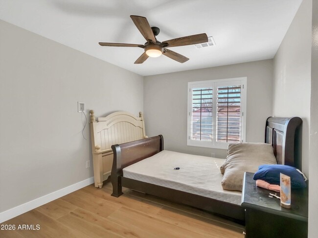 Building Photo - 5122 W Fallen Leaf Ln