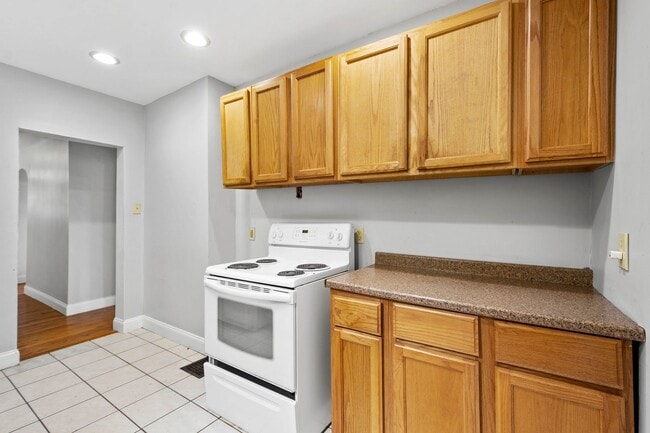 Building Photo - Stunning 4 bedroom home in Overbrook avail...