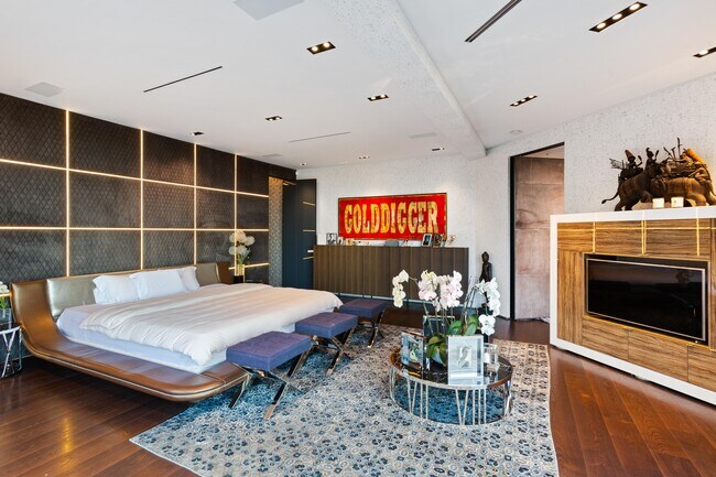 Building Photo - 8356 Sunset View Dr