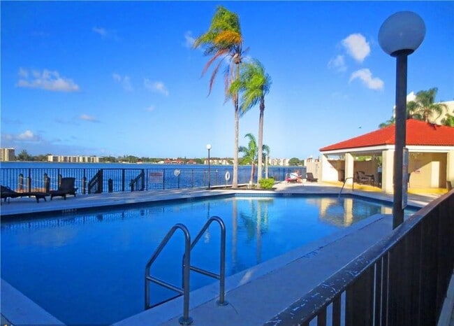 Building Photo - 110 Lake Emerald Dr