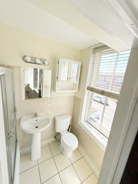 Building Photo - 206 Bellevue Ave
