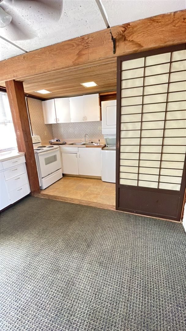 Building Photo - $2,000, 2BR/1.5BA/1PKG