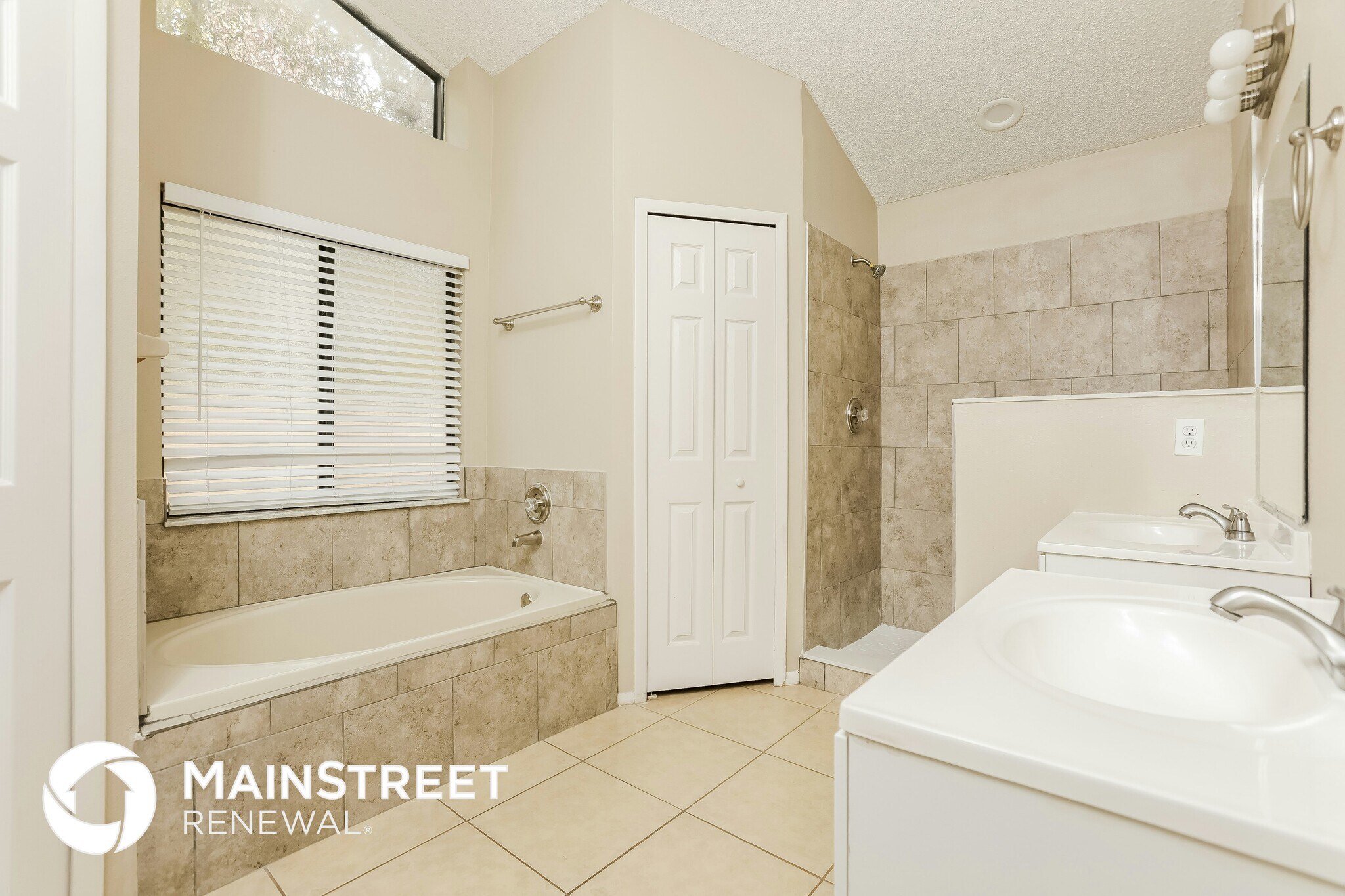 Building Photo - 3311 S St Lucie Dr