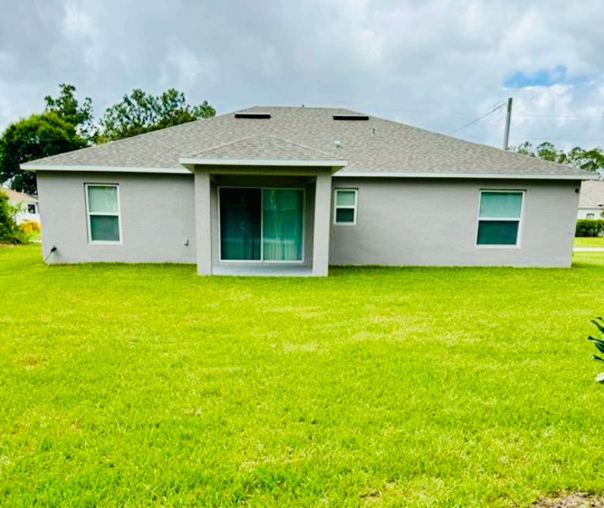 Building Photo - 33 Pinwheel Ln