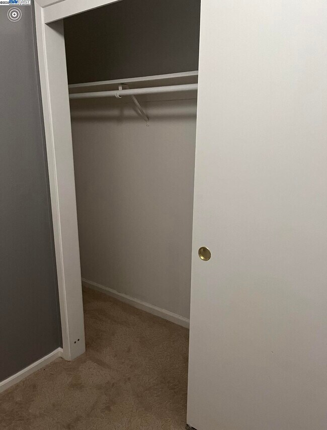 Building Photo - 117 Day St