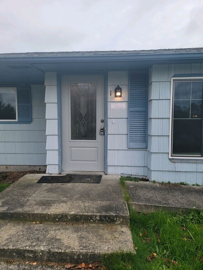 Building Photo - 10617 Westwood Dr SW