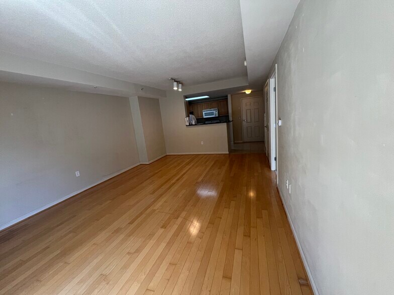 Living Room - 2726 Gallows Rd