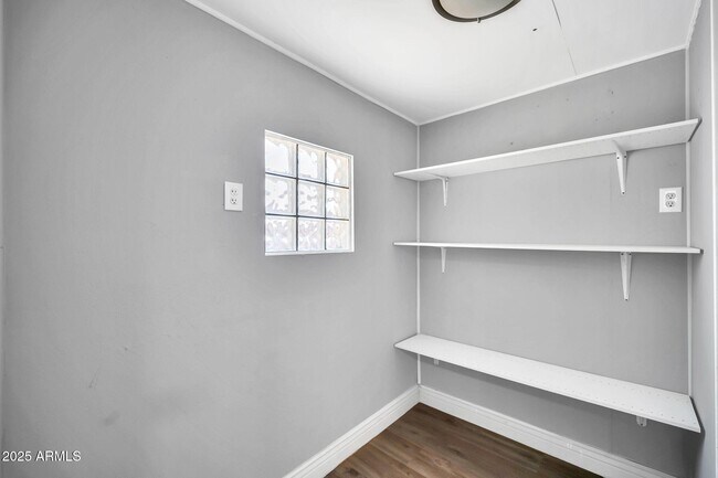 Building Photo - 7039 N 15th St
