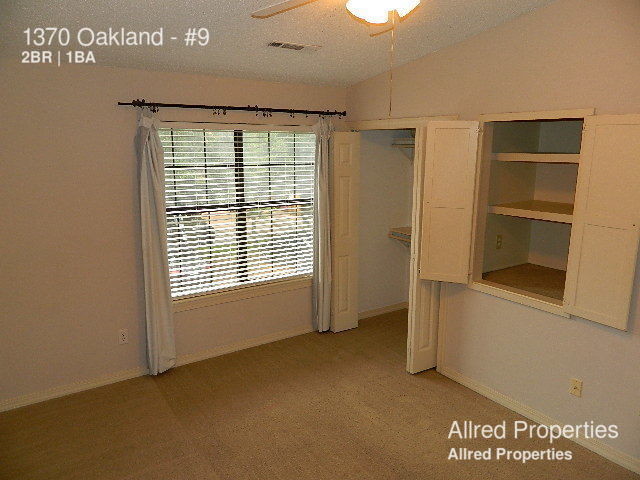 Building Photo - NEAR CAMPUS | NICE SKYLIGHT AND PATIO