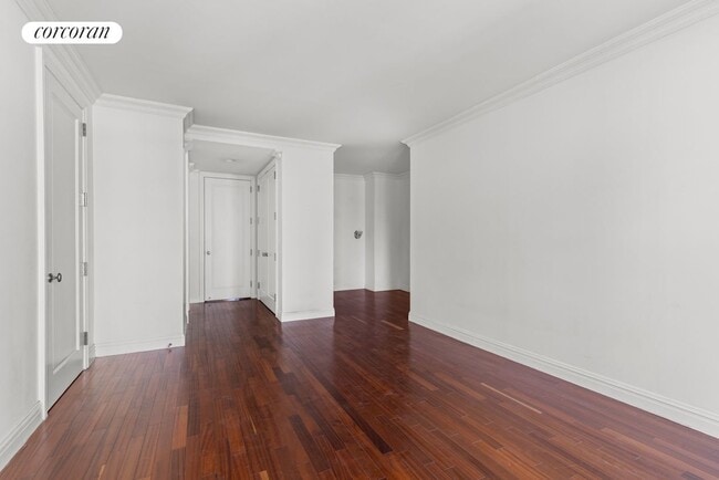 Building Photo - 400 E 51st St