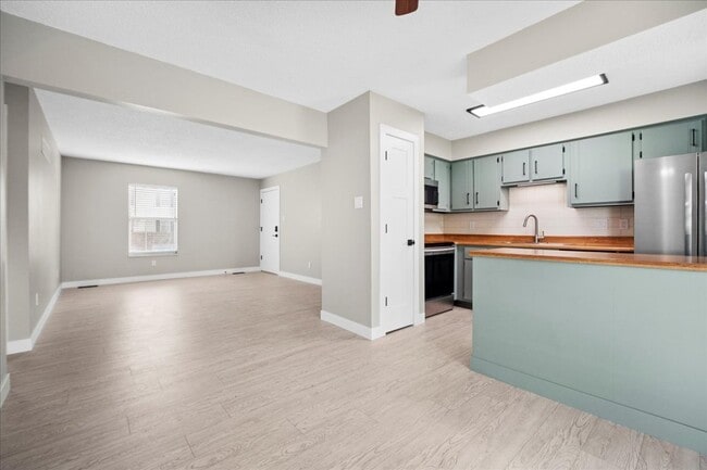 Building Photo - 779 Boca Raton Dr