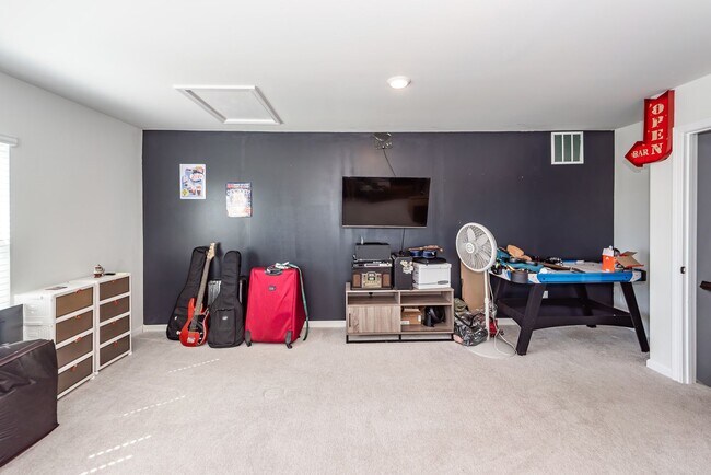 Building Photo - 4 Bedroom, 3.5 Bathroom Home in Summers Co...