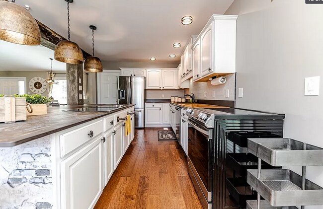 Building Photo - NEW LISTING!!!! Dont Miss Out