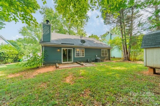 Building Photo - 8027 Sherington Way