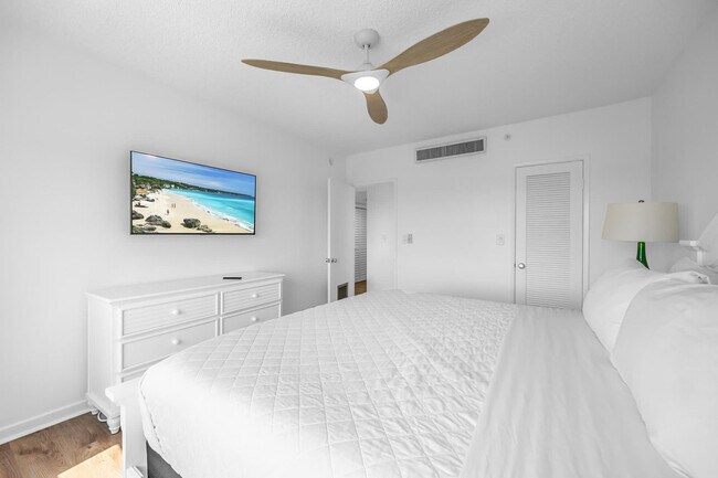 Building Photo - 205 Jimmy Buffett Mem Hwy