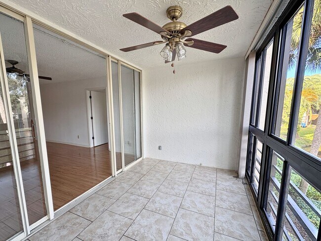 Building Photo - Spacious 2 Bed / 2 Bath Condo – 55+ Community | Largo, FL