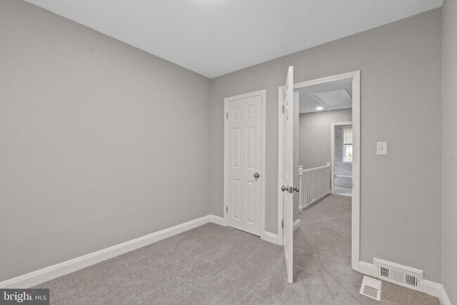 Building Photo - 8119 Clyde Bank Rd