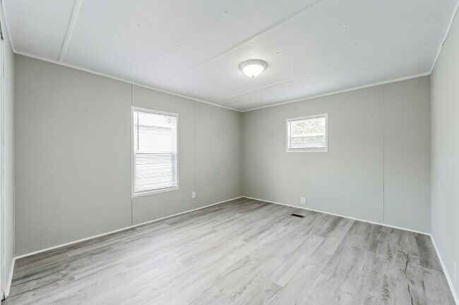 Building Photo - 2108 Ixora Ct