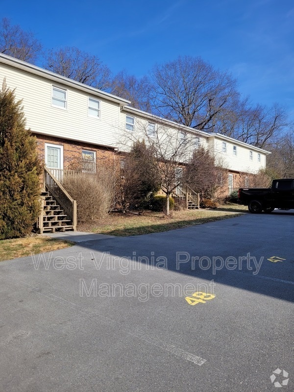 Building Photo - Woodland Acres