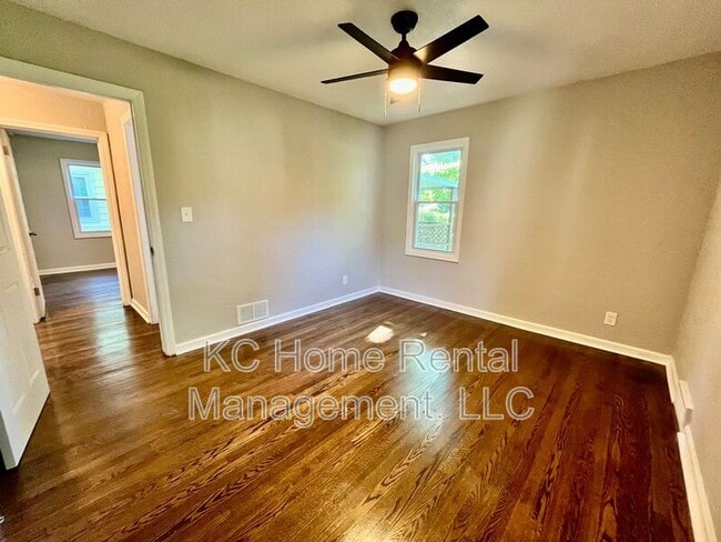 Building Photo - 4514 Monroe Ave