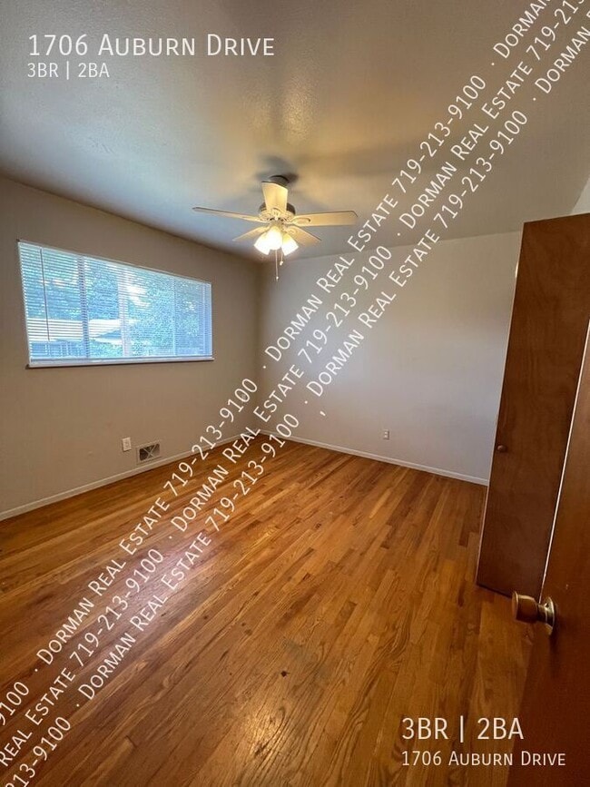 Building Photo - 1706 Auburn Dr