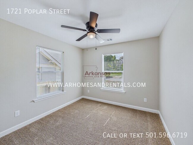 Building Photo - 1721 N Poplar St