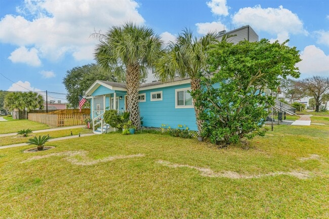 Building Photo - 728 7th St