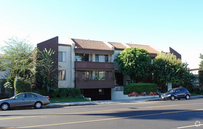 Building Photo - 14424 Magnolia Blvd