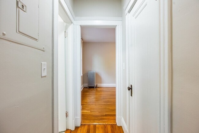 Building Photo - 1 Craigie St