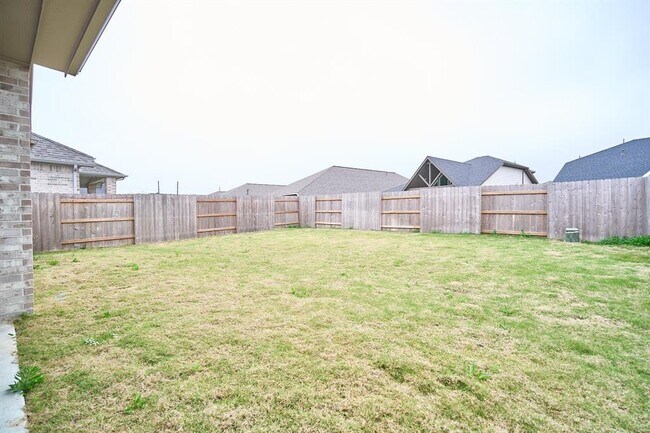 Building Photo - 24819 Yellow Spruce Cir