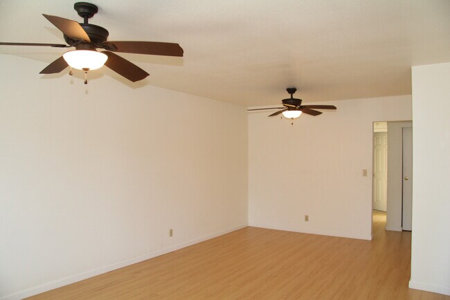 Building Photo - 41058 Bairo Ct