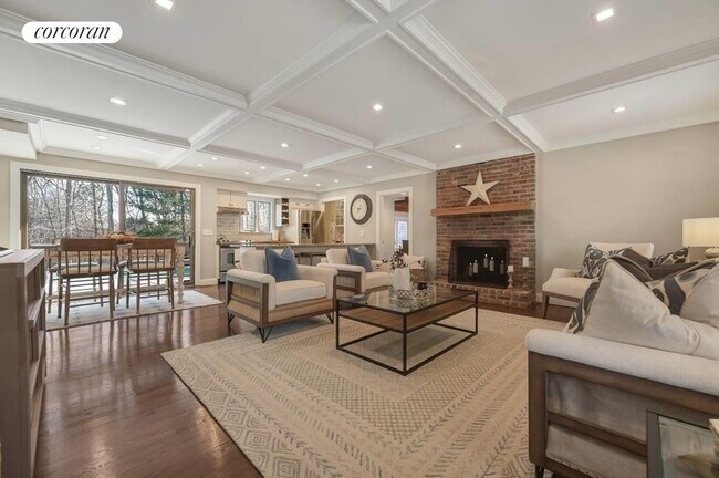 Building Photo - 320 Edge of Woods Rd