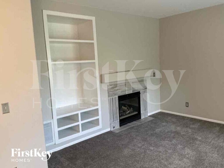 Building Photo - 5135 Nighthawk Pkwy