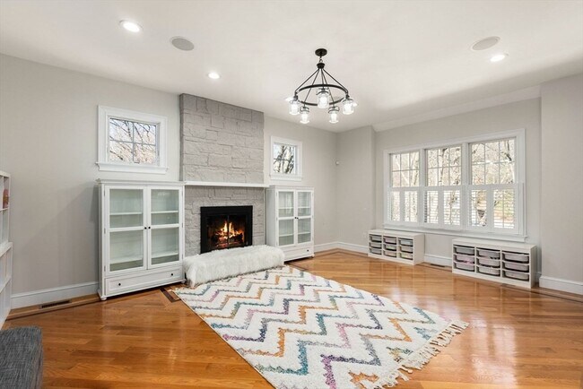 Building Photo - 11 Bobolink Rd