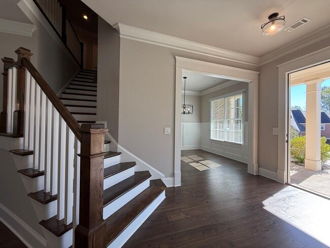 Building Photo - 535 Settles Brook Court