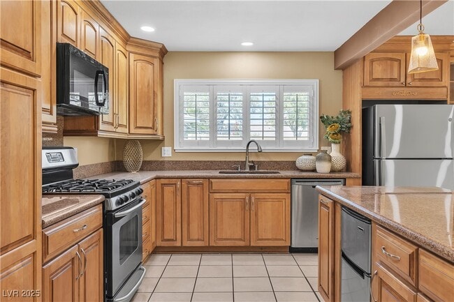 Building Photo - 7604 Charles Conrad Cir
